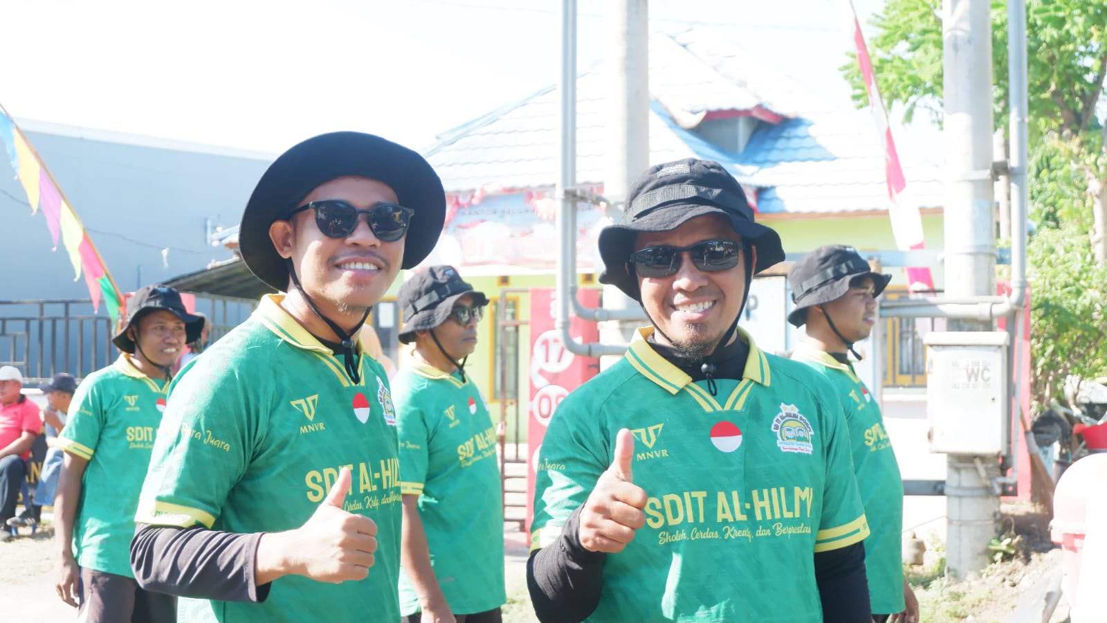 Rombongan SD IT Al-Hilmi Tampil Seragam di Acara Tingkat Kabupaten